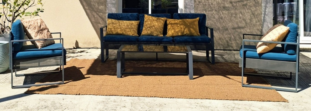 Tapis en fibre de coco 2x3m - [contexte : vue d'ensemble / détail texture / extérieur]
